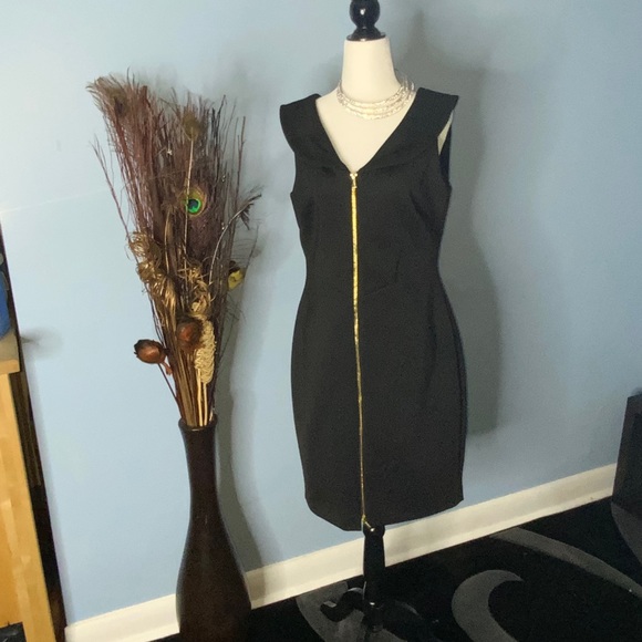 Sexy and sleek black dress - Picture 9 of 9